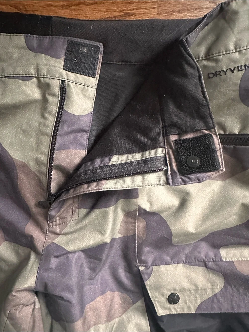 The North Face HyVent DT Waterproof Ski Snow Hike Pants Mens Size XL Camo Black